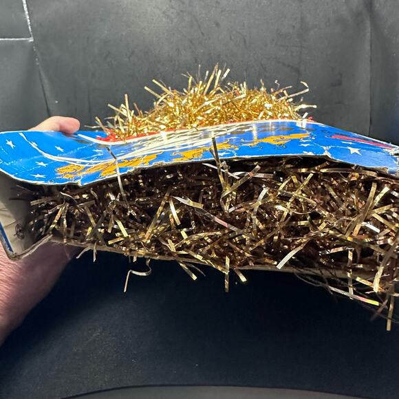 Christmas Deluxe Gold Tinsel Garland Metalized Tarnish Proof Flamed Retarded VTG - Picture 5 of 7